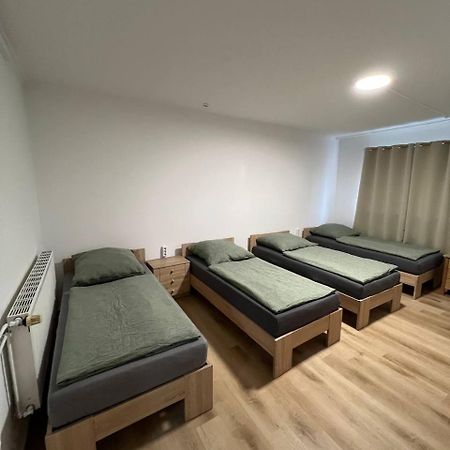 Messe Und Monteurzimmer Sehnde Eksteriør bilde