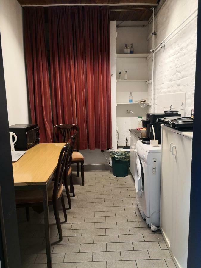 Messe Und Monteurzimmer Sehnde Eksteriør bilde
